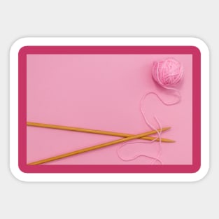 Pink knitting wool and bamboo knitting needles Sticker